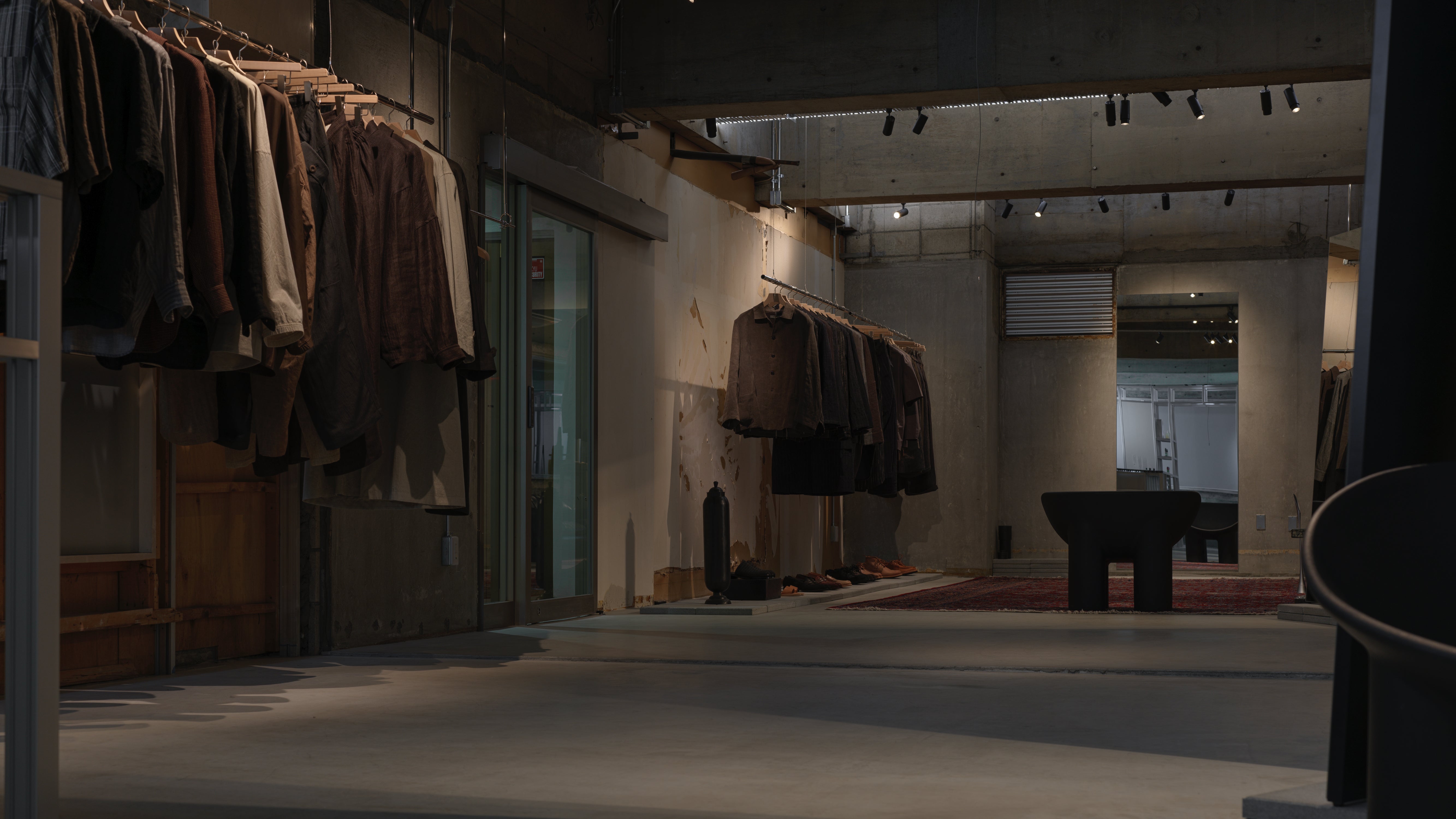 Lounge Sai - Fashion & Fragrance