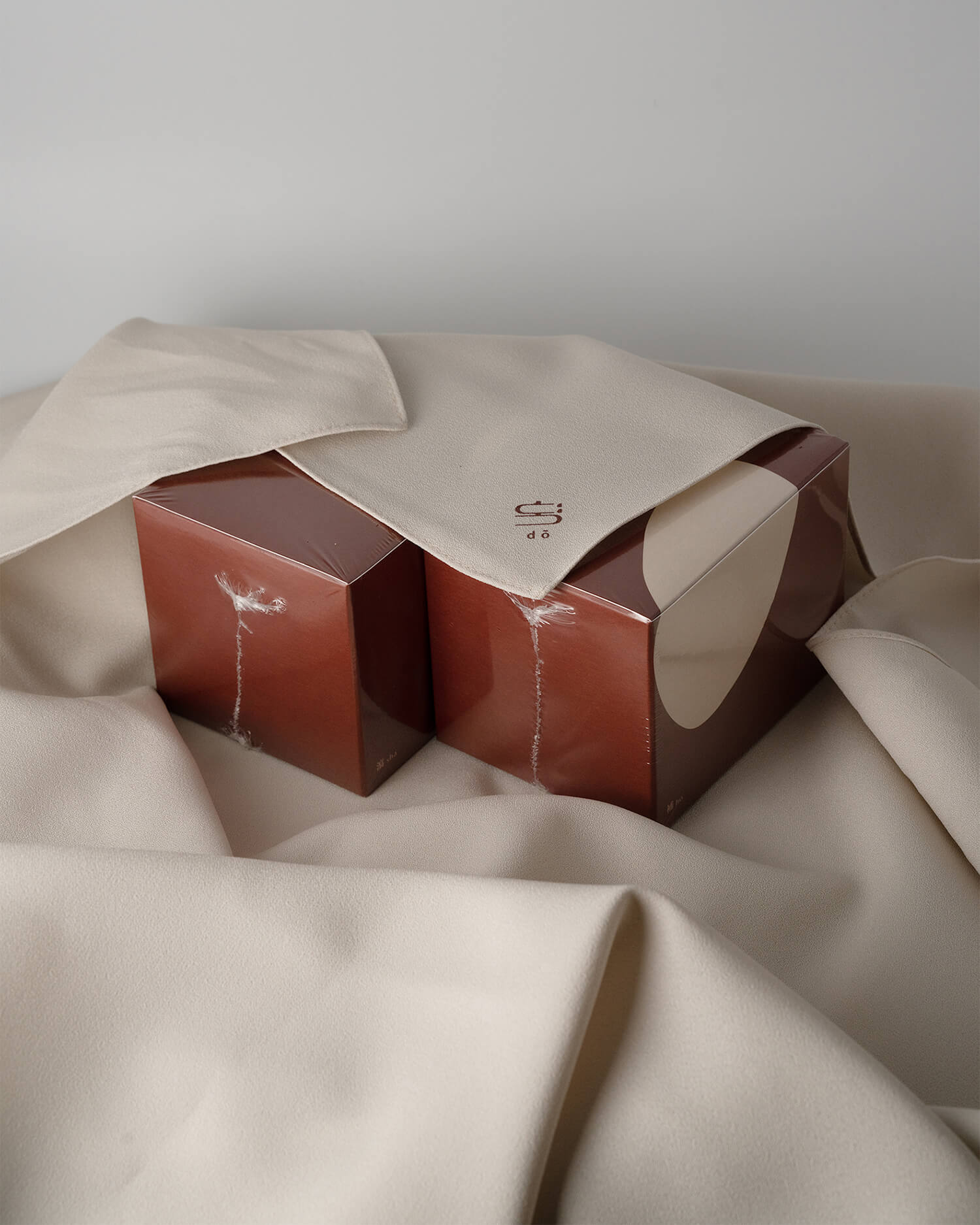 Gift Wrapping for dō 裹 tsutsumi