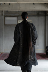 Stovaigh Oversized Collarless Coat의 뒷면 착용 스타일링