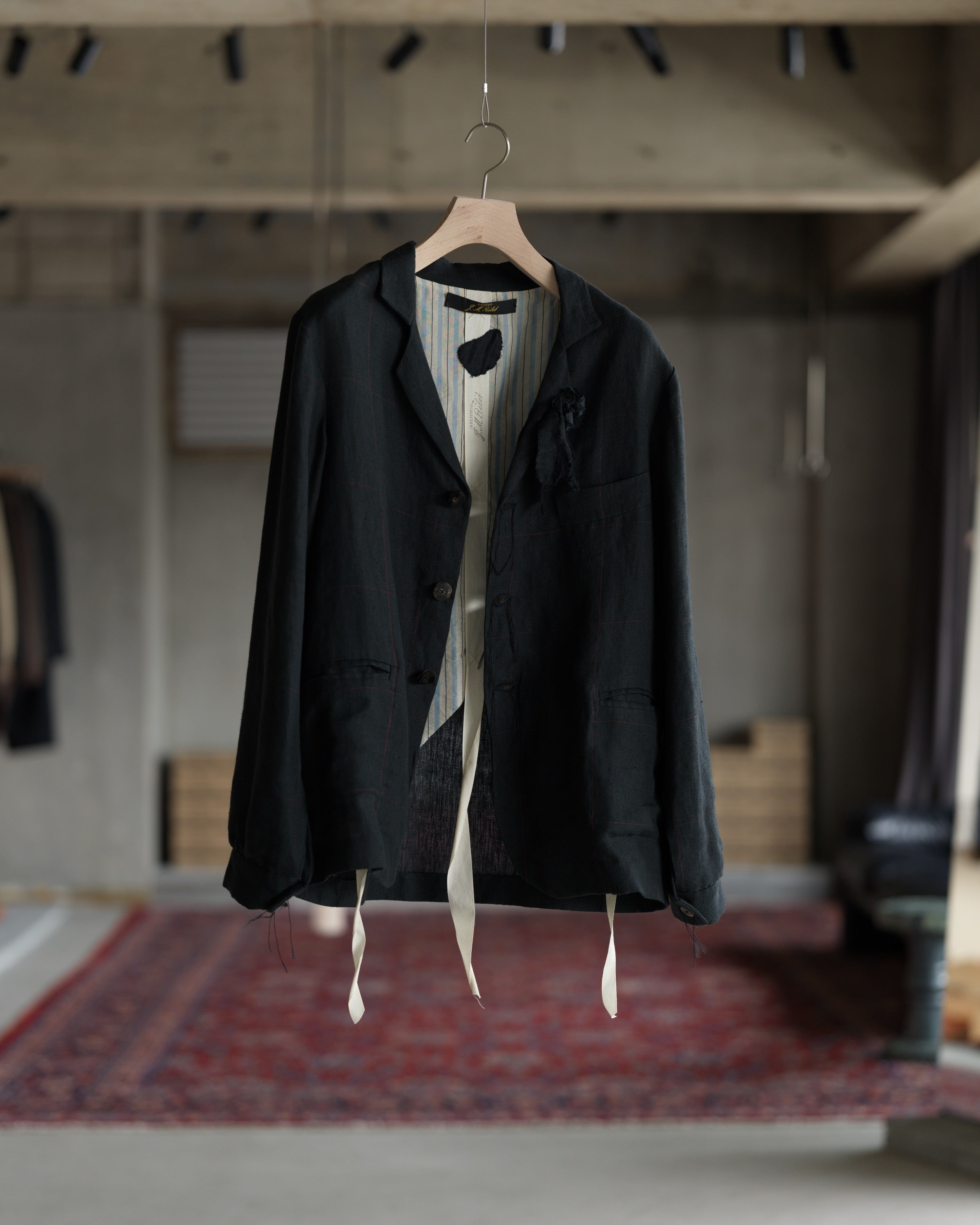 G33 / QU - Black Windowpane