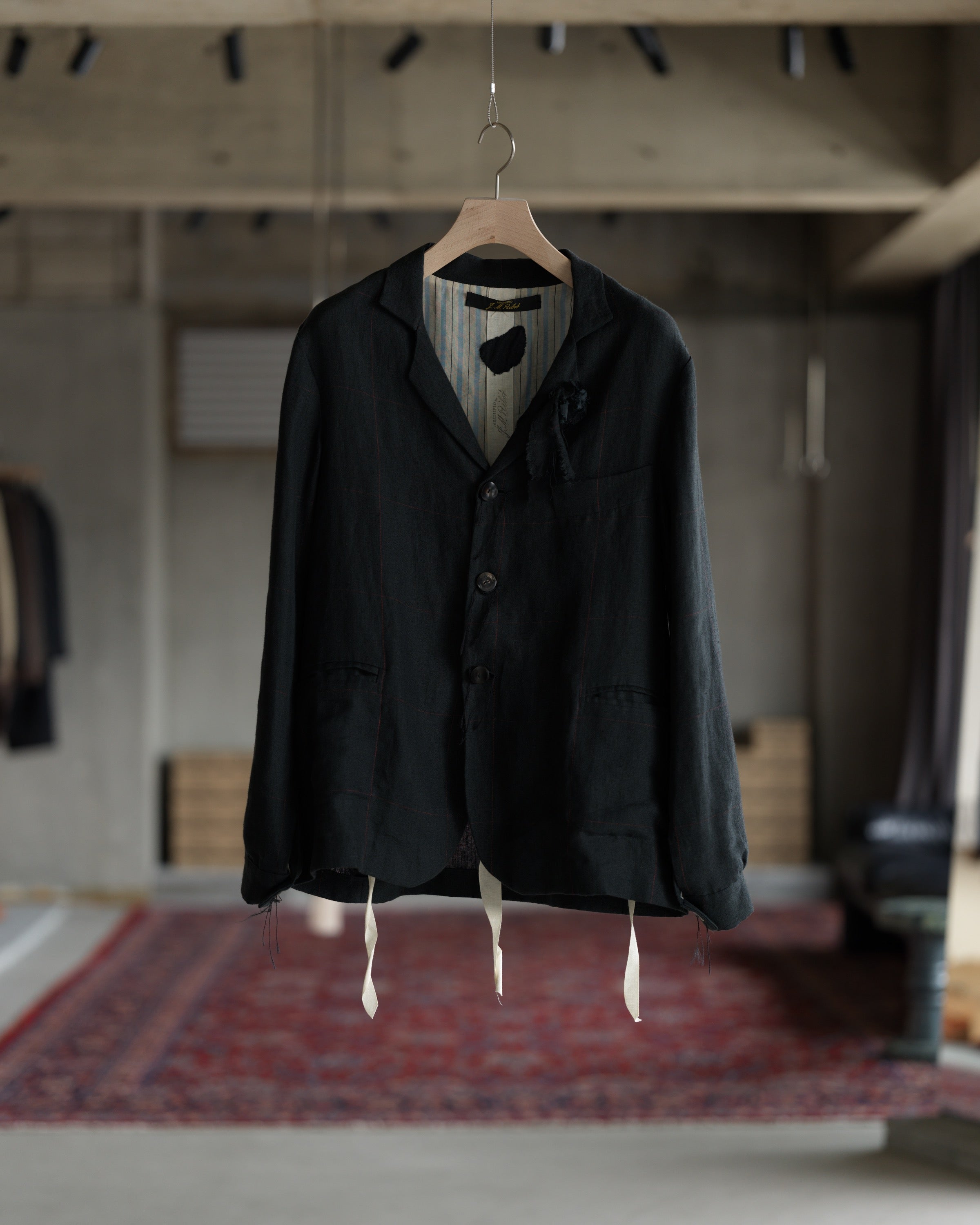 G33 / QU - Black Windowpane