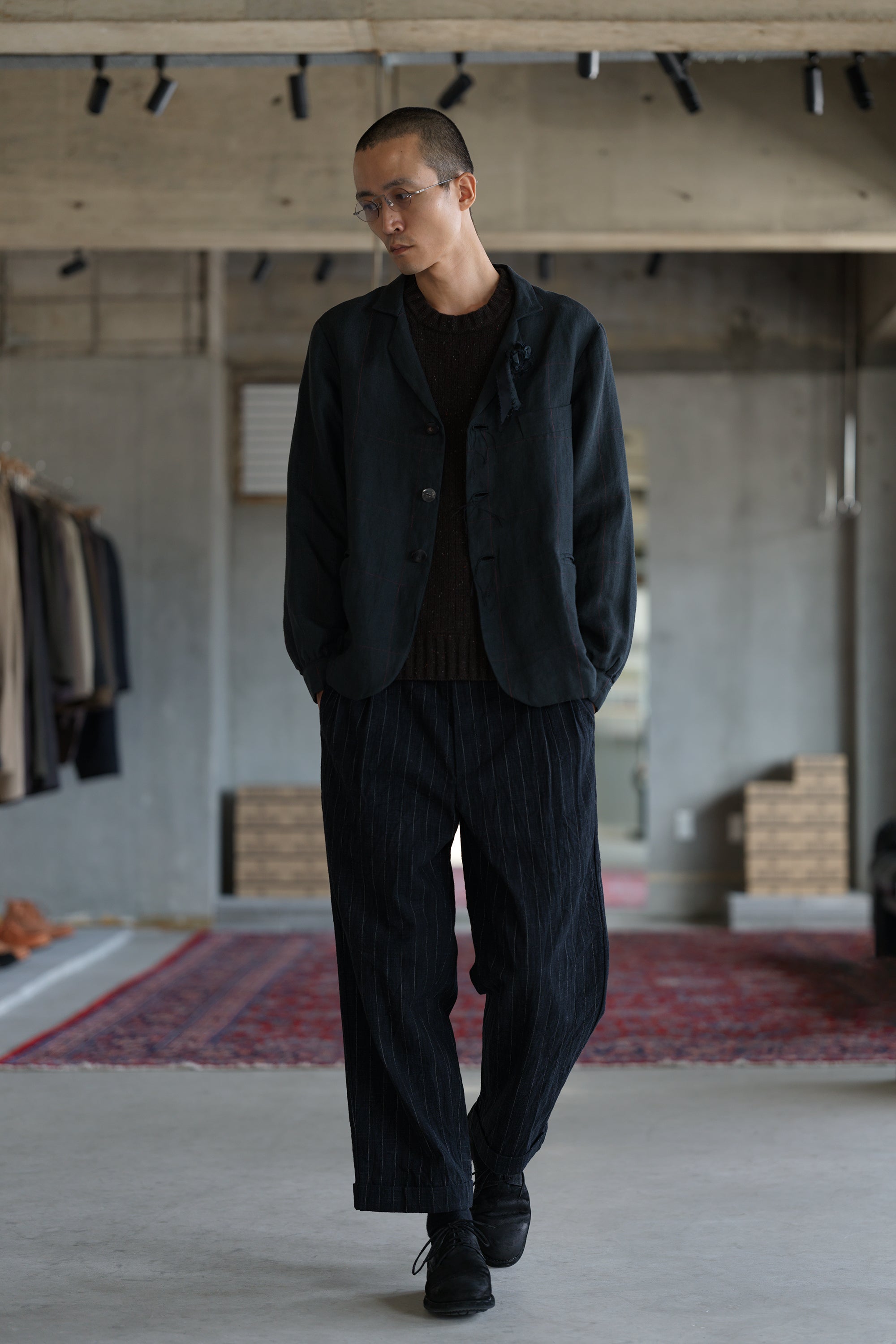 G33 / QU - Black Windowpane