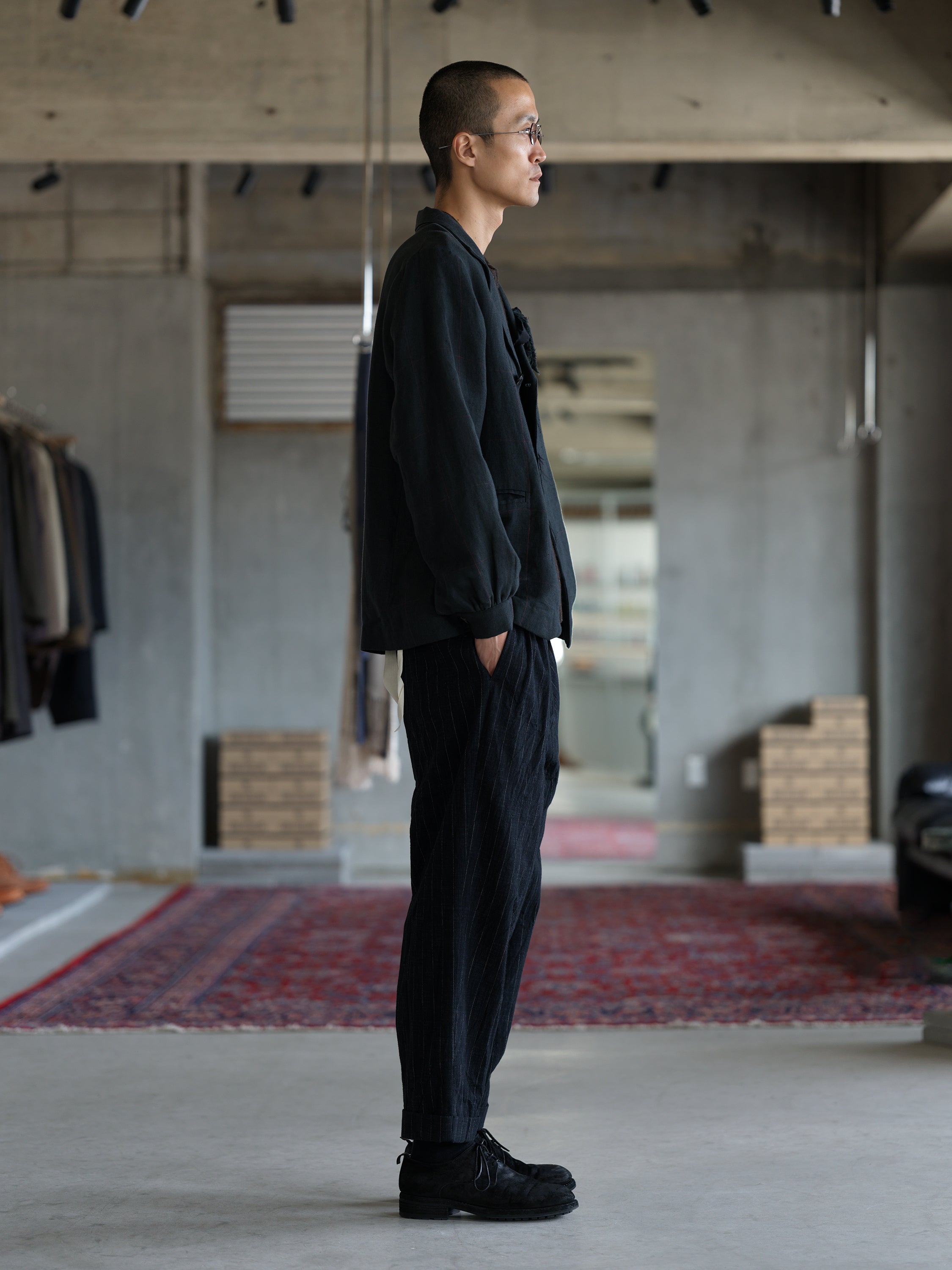G33 / QU - Black Windowpane