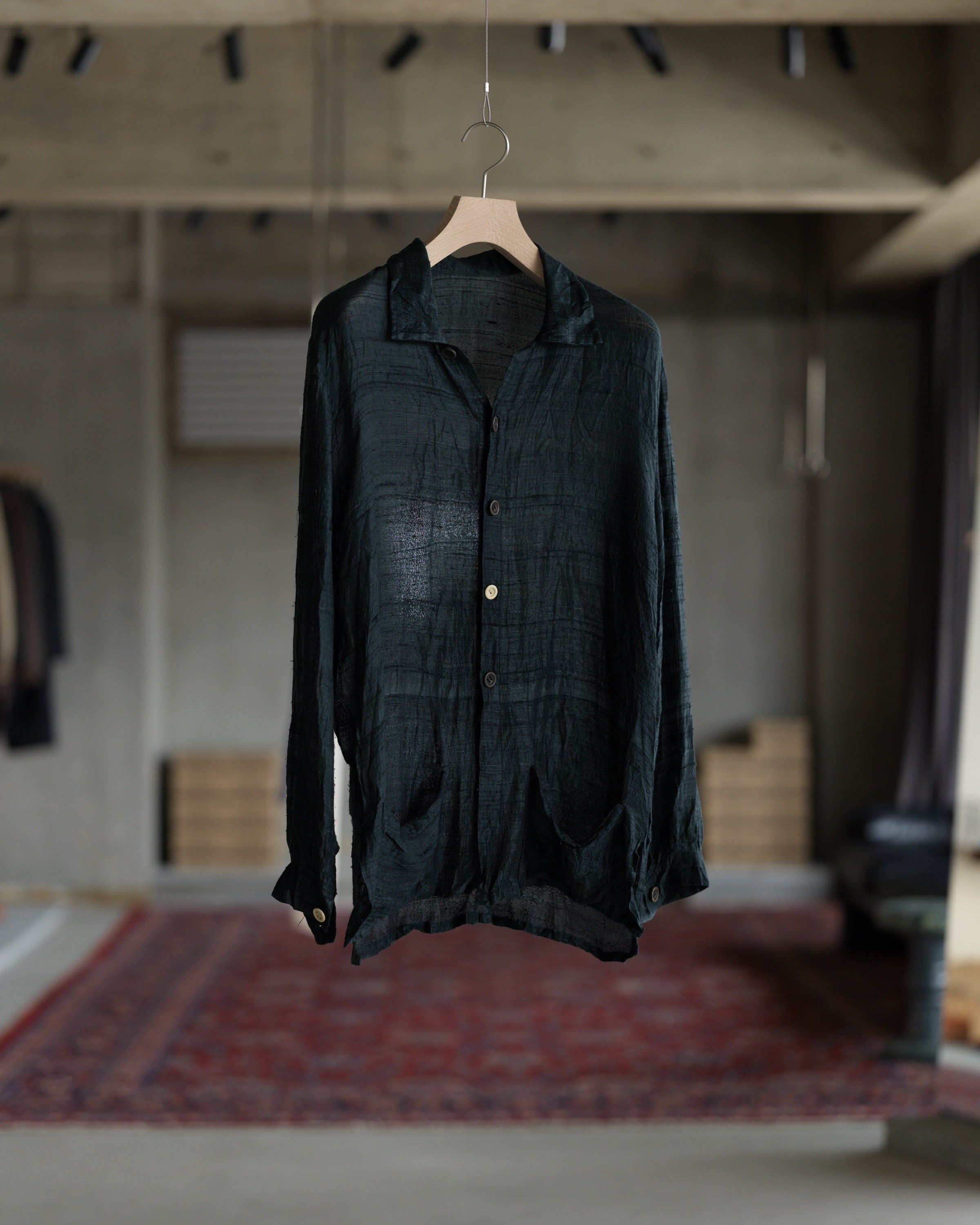 W05 / SC - Black Petrol