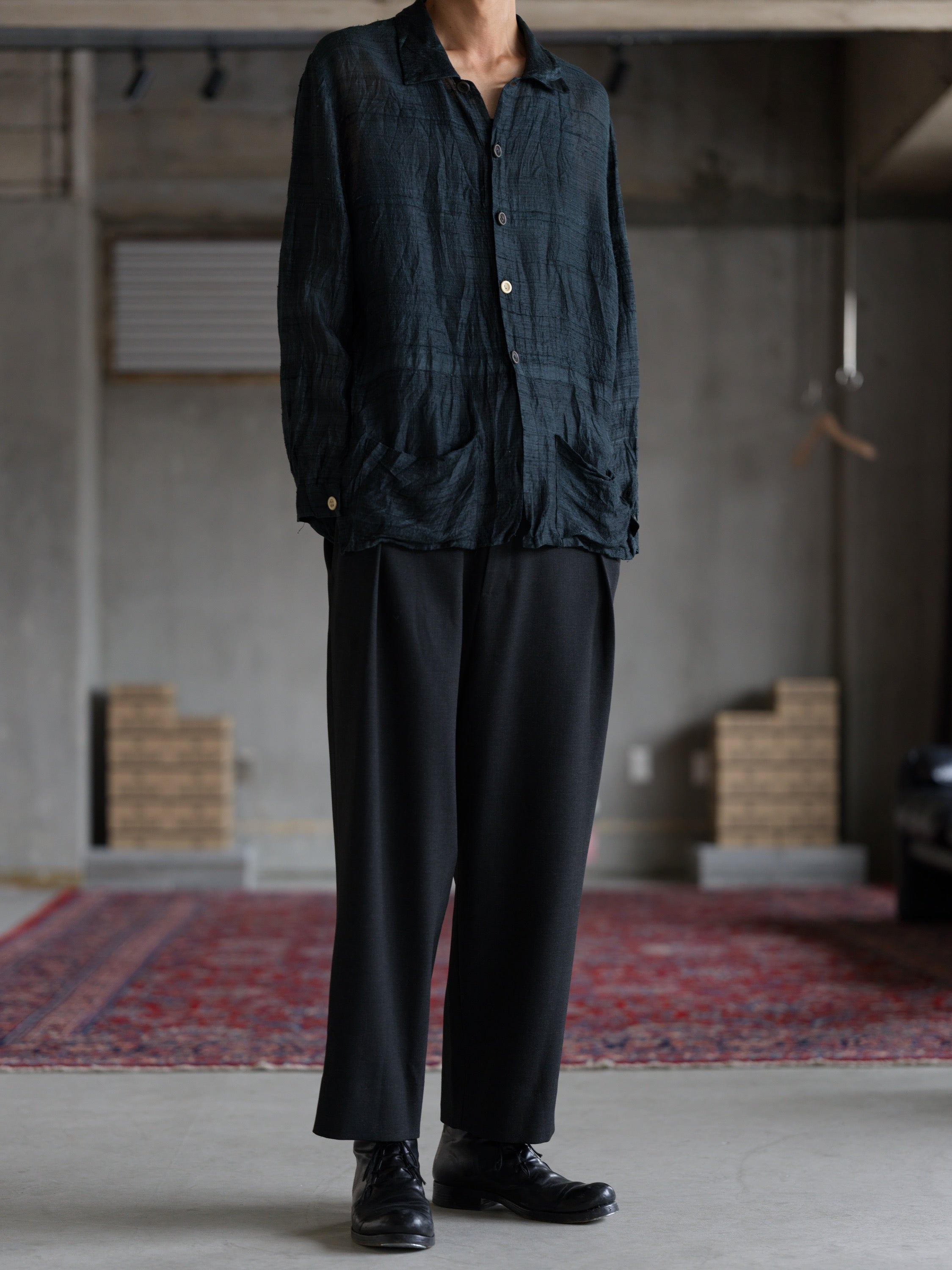 W05 / SC - Black Petrol